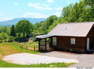 95 Berry Patch Dr, Bryson City, NC 28713