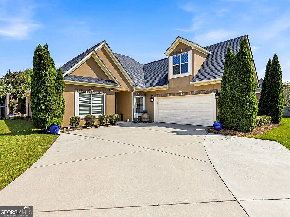 1st image of 216 Prestwick Way N