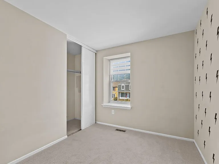 3163 Harvard St — Photo 16