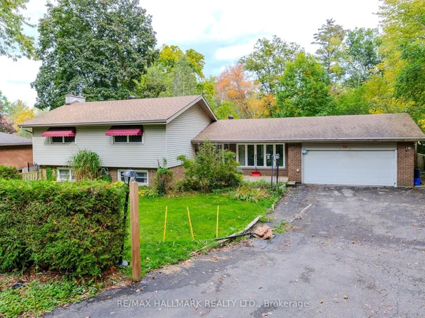 36 Summerhayes Cres, Brantford, ON N3R 5J3