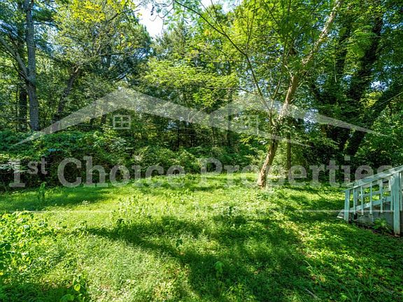 3rd image of 509 Arnold Cir