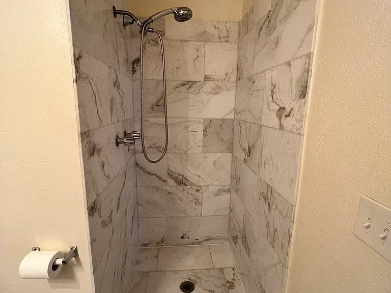 5646 La Mirada Ave #2 — Photo 11