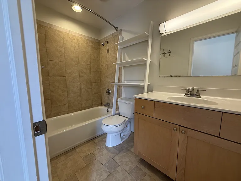 20 E Main St #6 — Photo 3