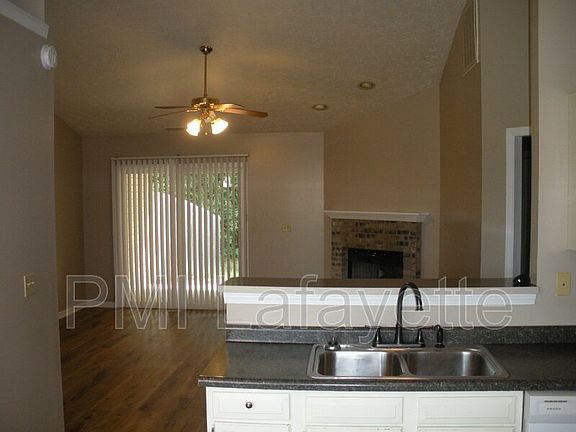 5th image of 2209 Bridgewater Cir #B