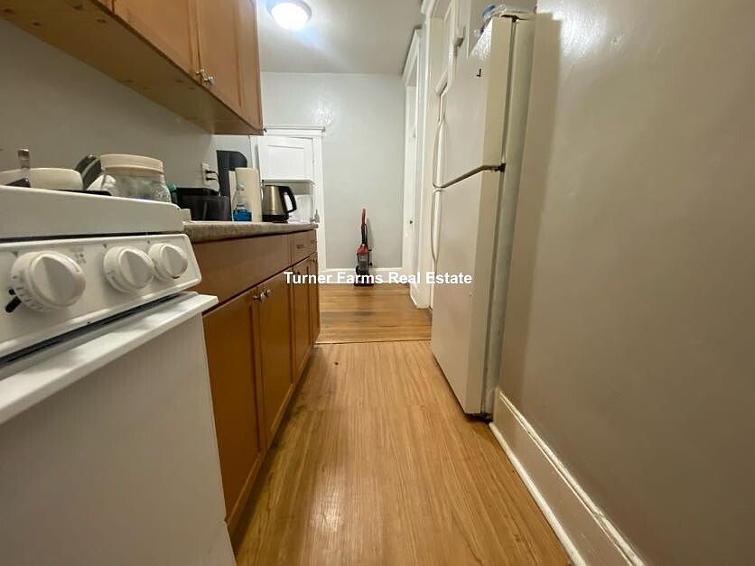 1st image of 463 Park Dr APT 6A