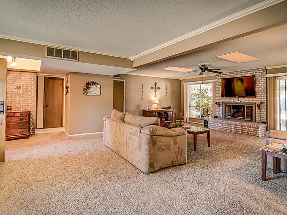 5th image of 3005 Broadmoor Dr