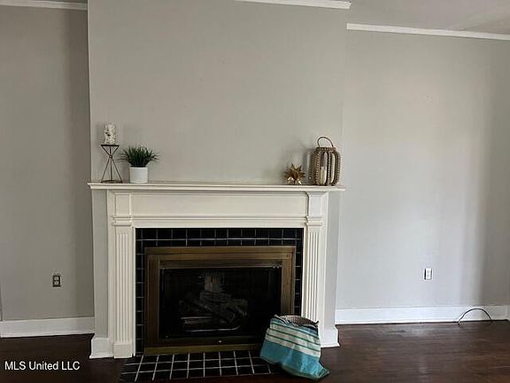 5th image of 1846 Howard St