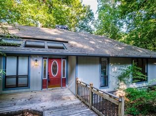 210 Pine Cliff Dr, Seneca, SC 29672