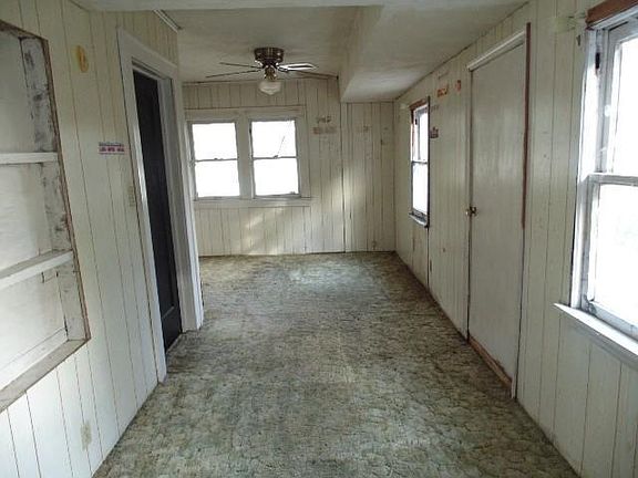 4th image of 4105 College Ave