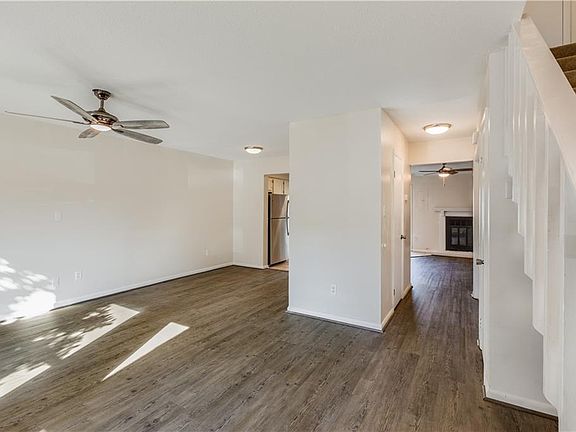 3rd image of 3779 Chimney Creek Dr