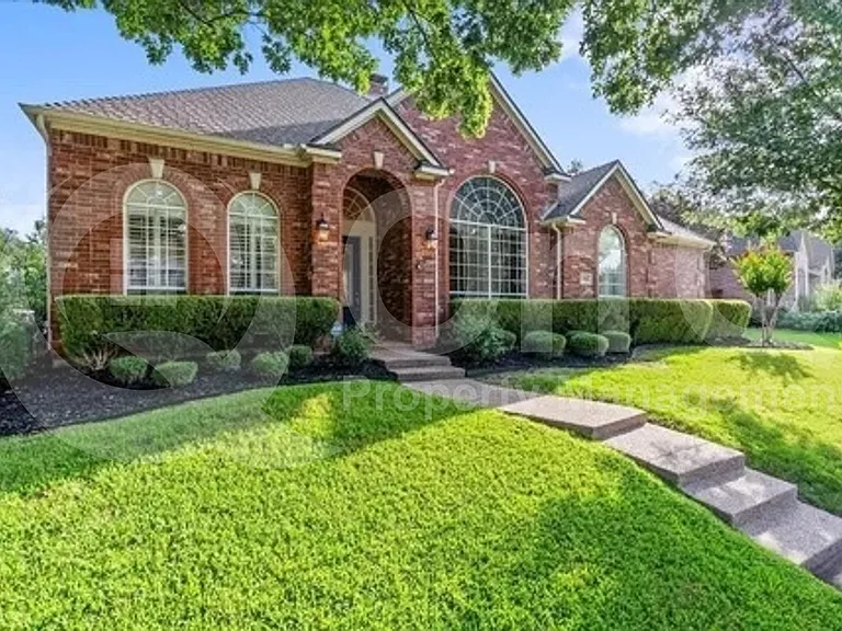 1306 Granger Dr — Photo 2