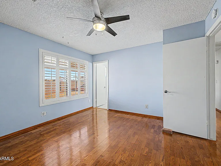 1455 W Mohawk Ln — Photo 10