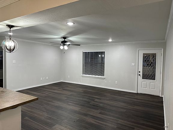 5th image of 406 E Hunt St