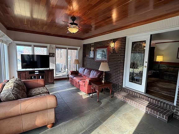 2nd image of 2130 Sandstone Dr