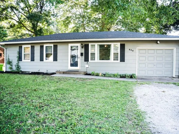 604 N Lake Ave, Harrisonville, MO 64701