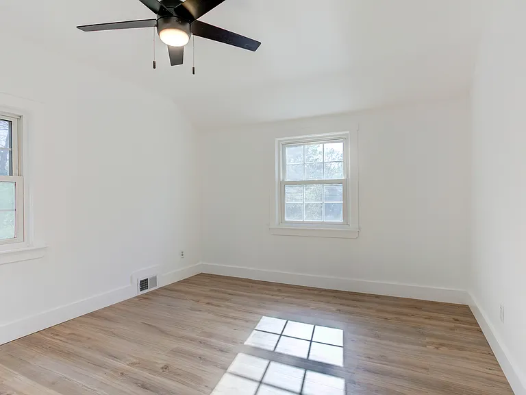 6019 Amherst Ave — Photo 34