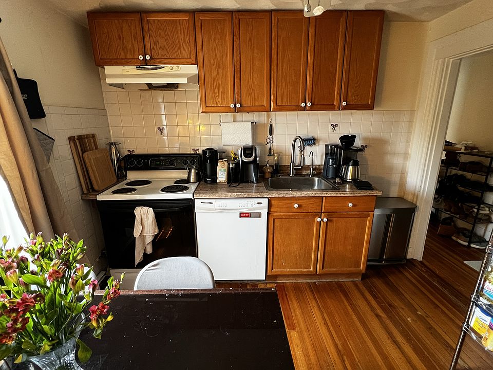 1st image of 741 Broadway APT 3