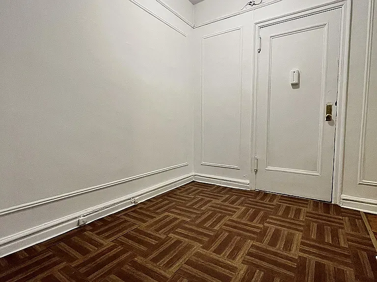 541 Bronx River Rd — Photo 18