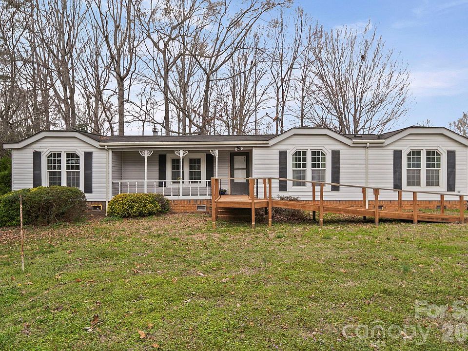 1st image of 1015 Southwood Dr