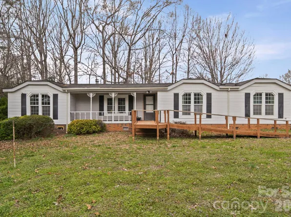 1015 Southwood Dr, Clover, SC 29710