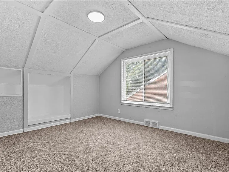 19953 Regent Dr — Photo 18