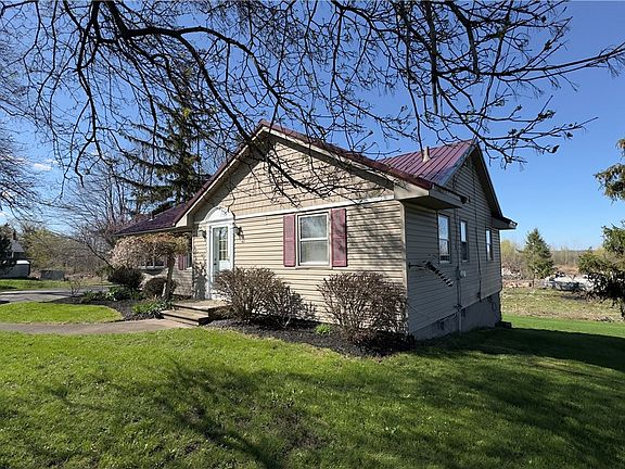 3rd image of 5360 W Ridge Rd