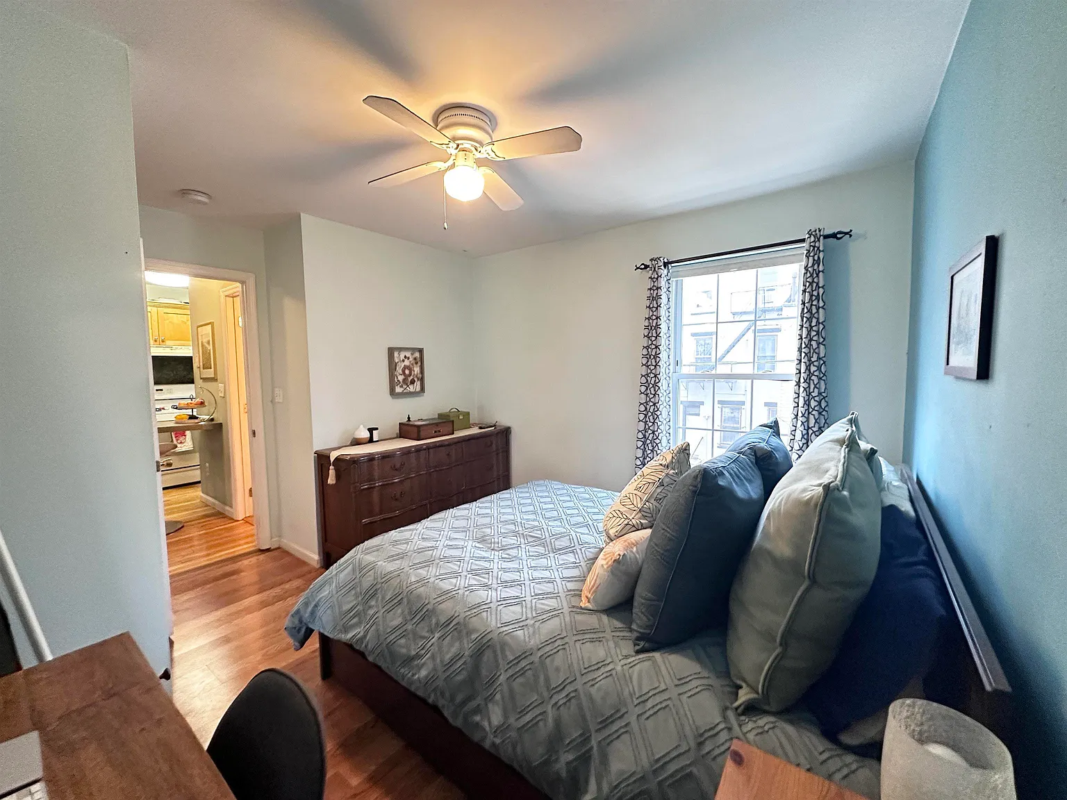 2 bed, 1.0 bath, $2,650 — Photo 4