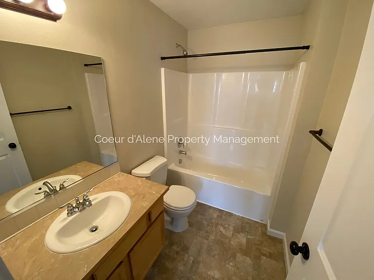 7837 N Holyoke Loop — Photo 11