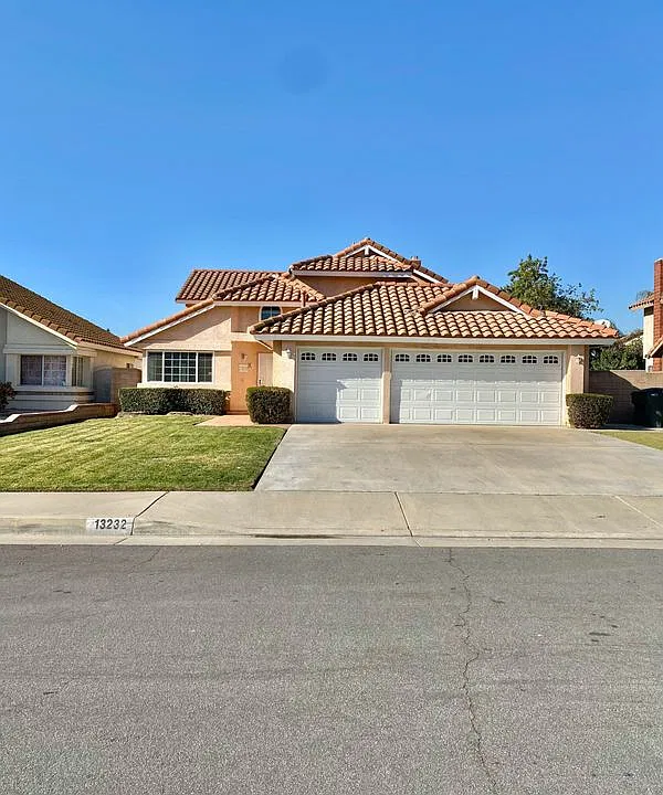 13232 Sequoia Ct