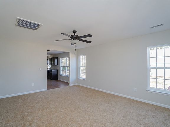 4th image of 578 Brawley St