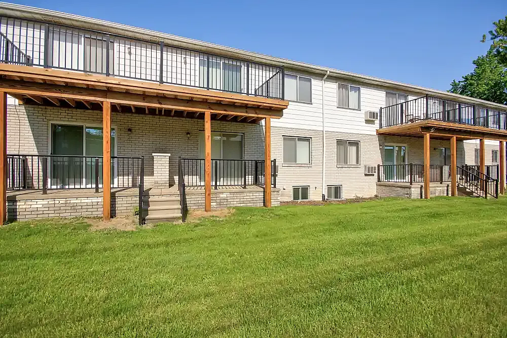 Fairfield Arms Apartments — Photo 4