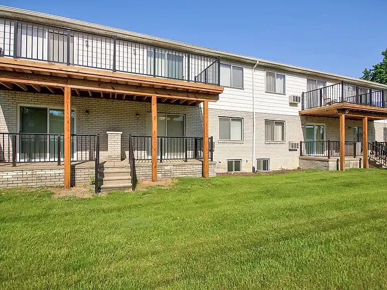 Fairfield Arms Apartments — Photo 4