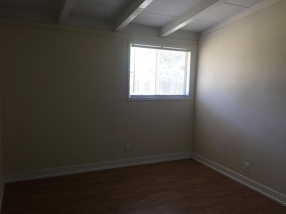 4th image of 7514 Kelvin Ave