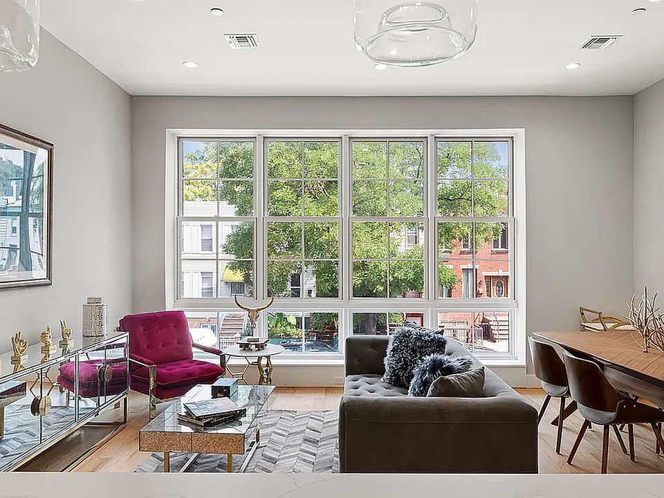 1st image of 208 19th St #2
