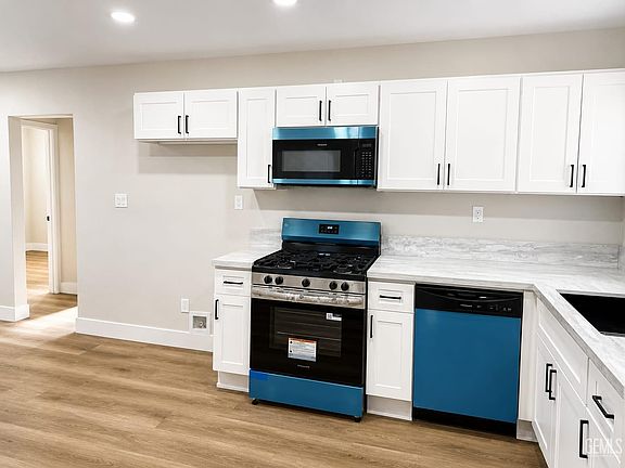 4th image of 1006 6th St