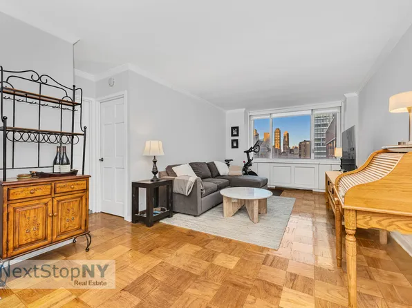 245 East 54th Street PH30S image 2 of 10