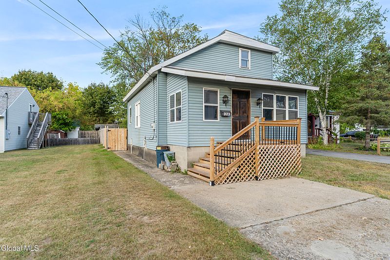 2nd image of 3123 Albany Street