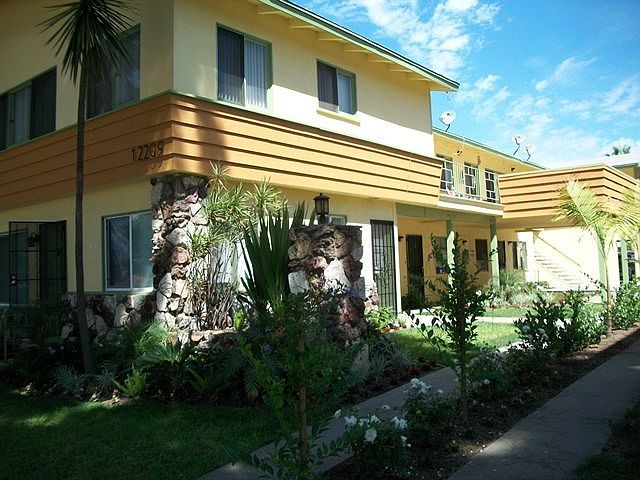 1st image of 12209 Beverly Blvd APT 2