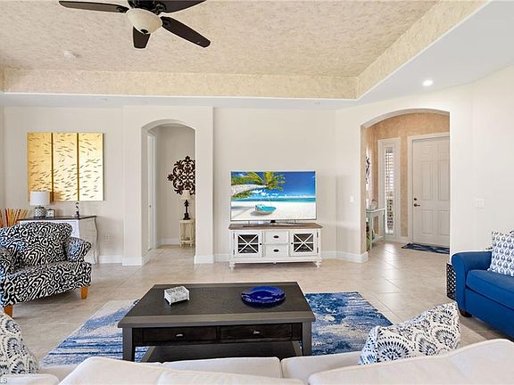 4th image of 584 Avellino Isles CIR #101