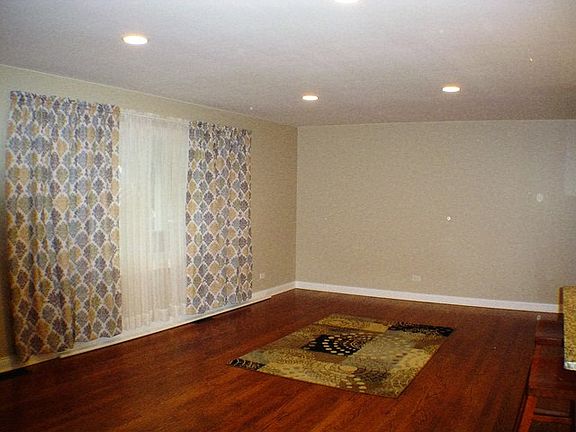5th image of 15408 W 141st St
