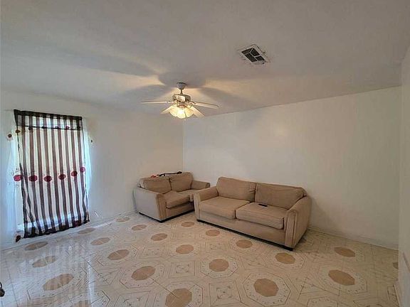 4th image of 126 Meadowlark Ln