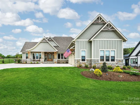 297 Samuel Dr, Mills River, NC 28759