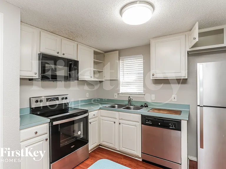 5902 Silverpoint Ct — Photo 7