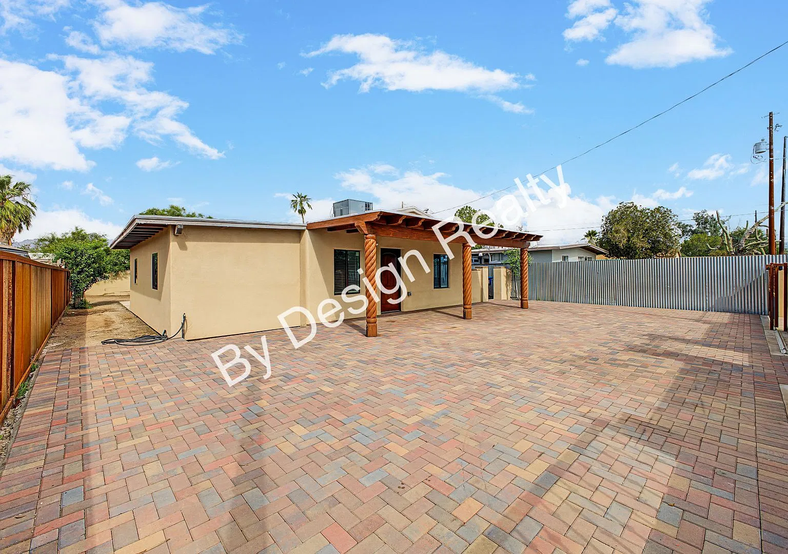 Custom Remodeled 3BR/2BA Midtown Home with Gated Access — Photo 4
