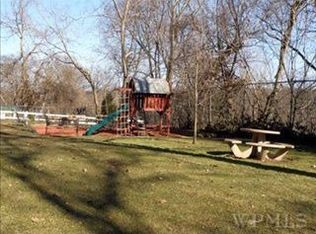 33 Rockledge Rd APT 1B, Hartsdale, NY 10530