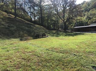 2232 State Route 302, Van Lear, KY 41265