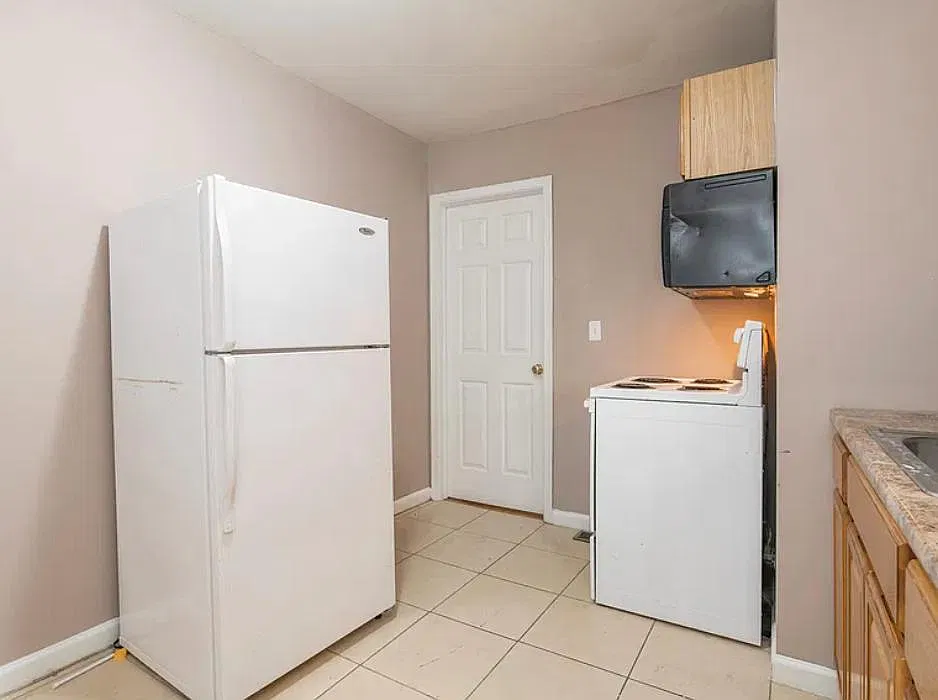 1745 N Willington St - 1745 N Willington St - Unit 3 (2R) — Photo 3