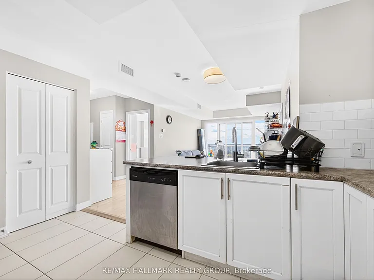 195 Besserer St #2602 — Photo 8
