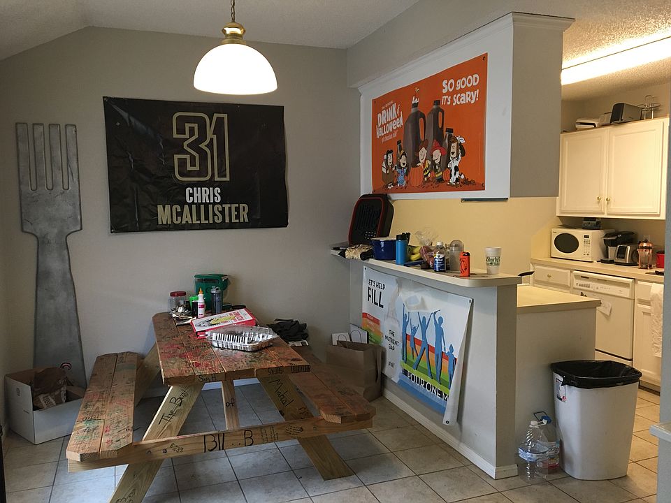 Kitchen & Dining Room