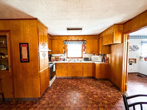 4th image of 214 Northfield Dr